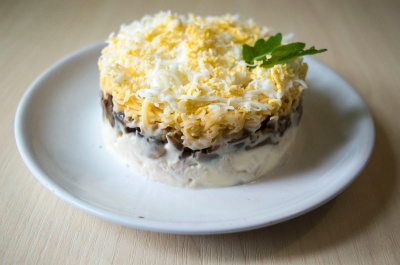 Нежность с курицей и черносливом